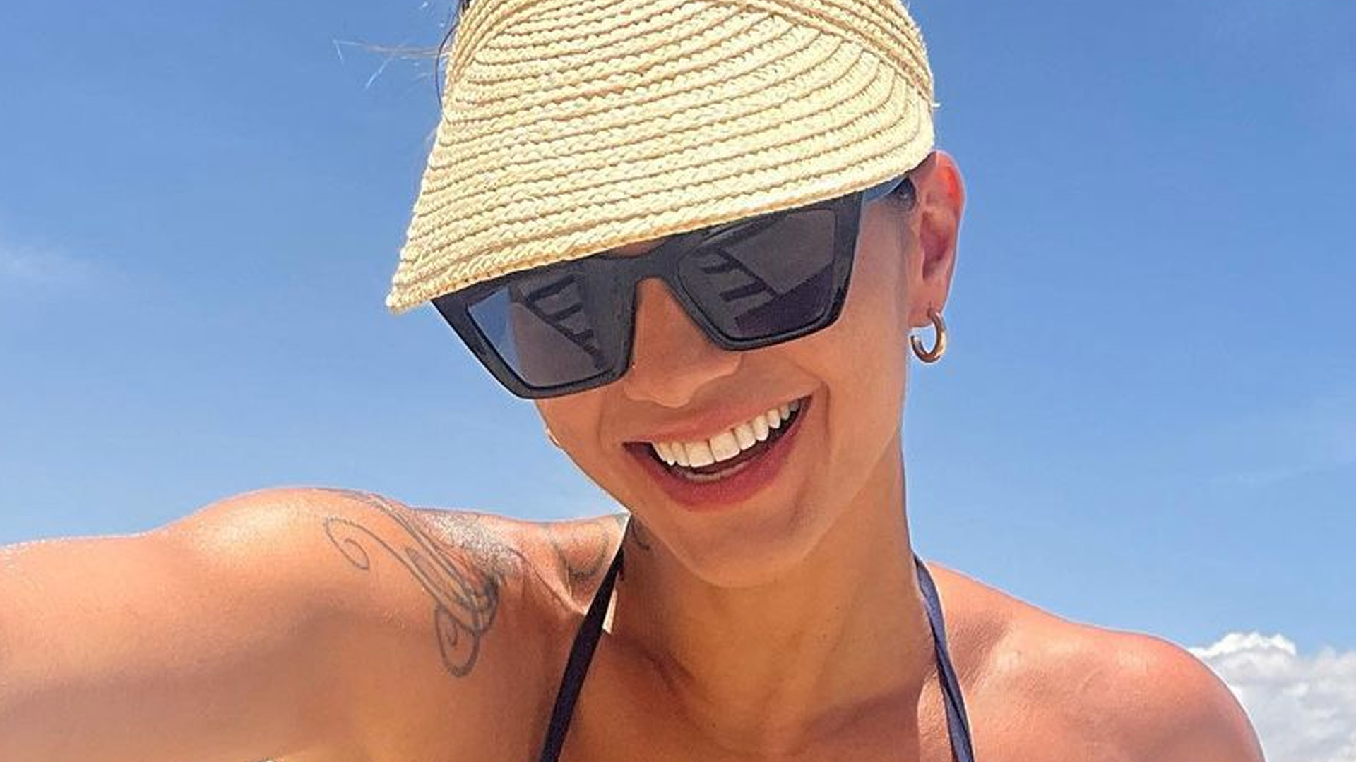 Kelly Key mostra corpão com biquíni mínimo aos 39 anos: “Que potranca”