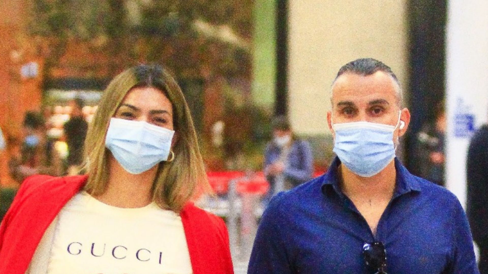 Poderosa! Kelly Key passeia ao lado do marido com look avaliado em R$ 18 mil