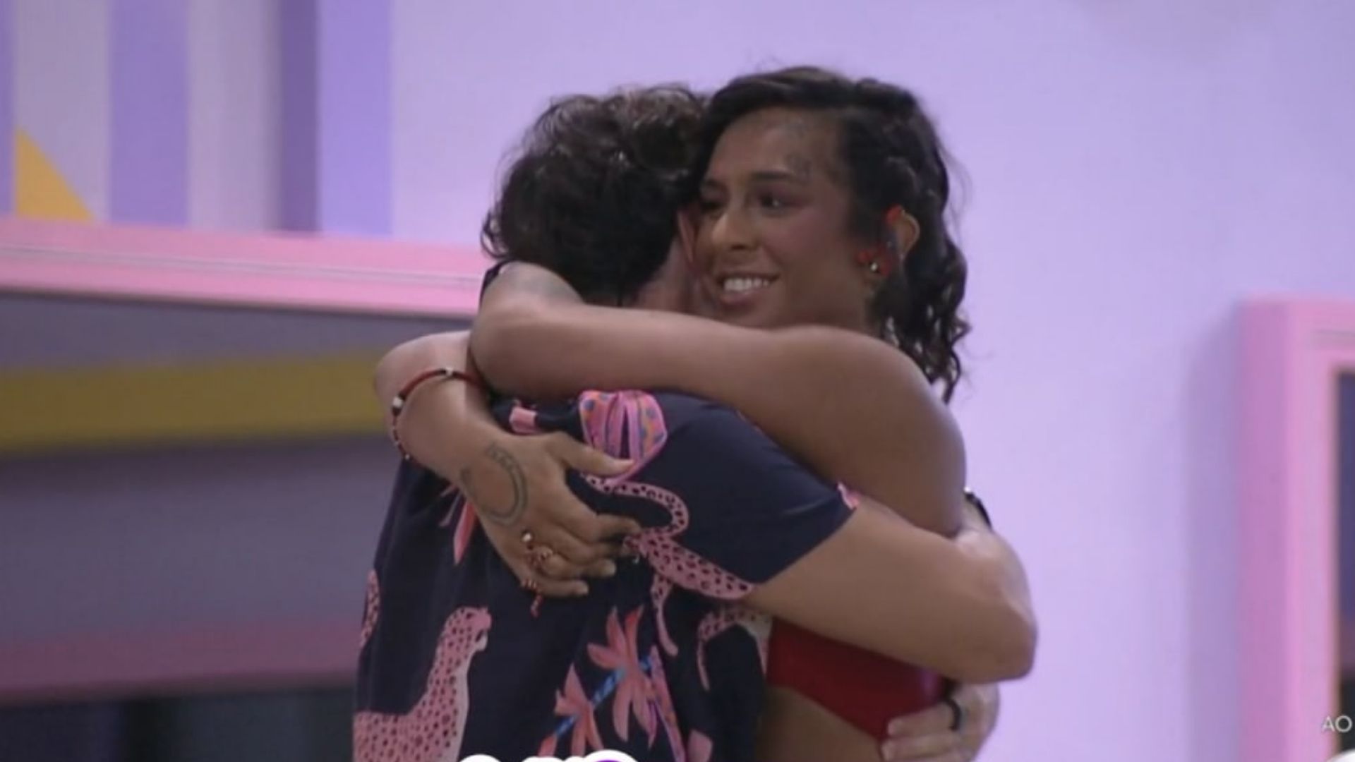 BBB22: Lina vibra com eliminação de Arthur e comemora aliança: “Força do lollipop”