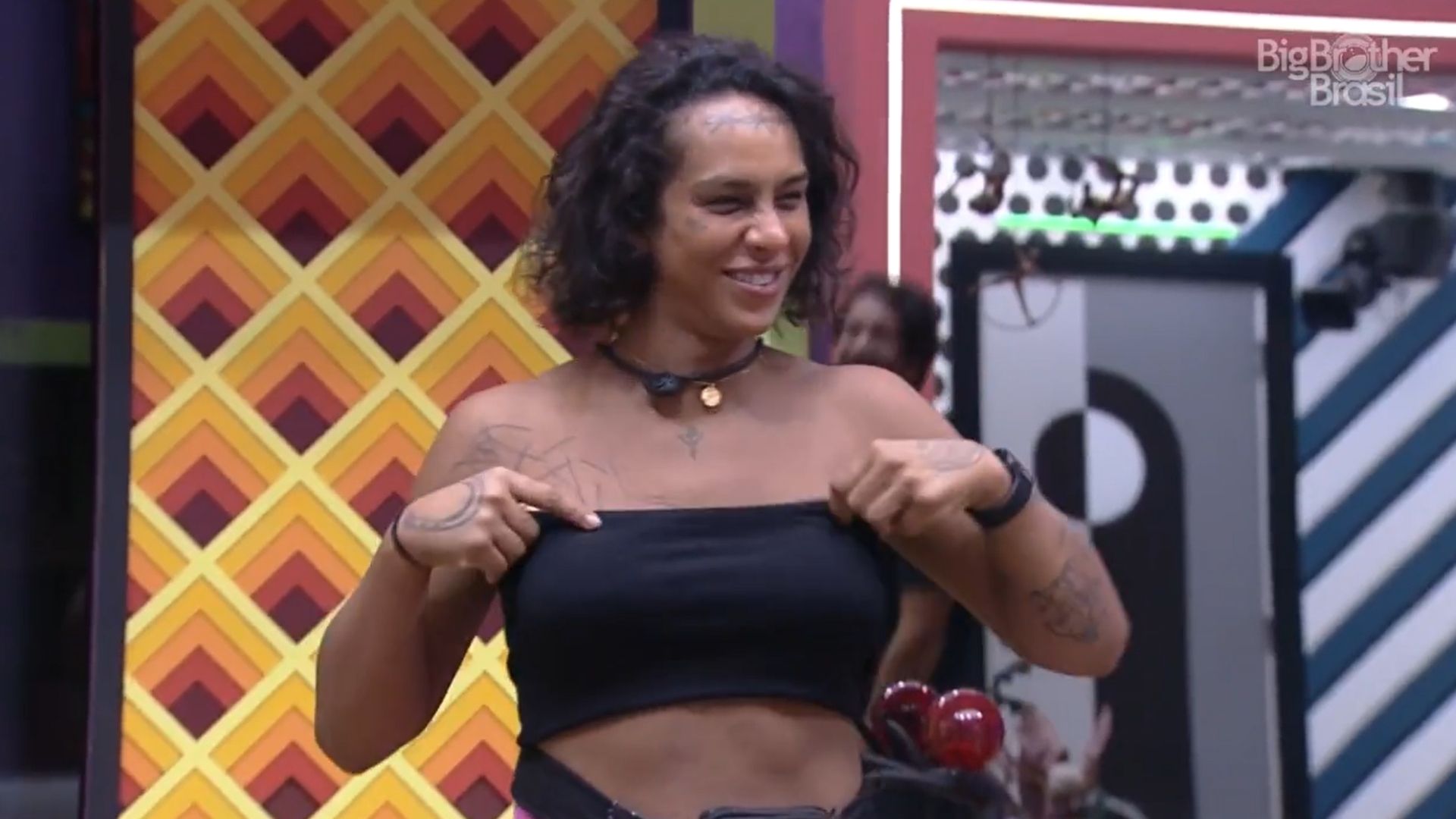 BBB22: Lina se junta à rival e debocha de amiga pelas costas: “É engraçado”