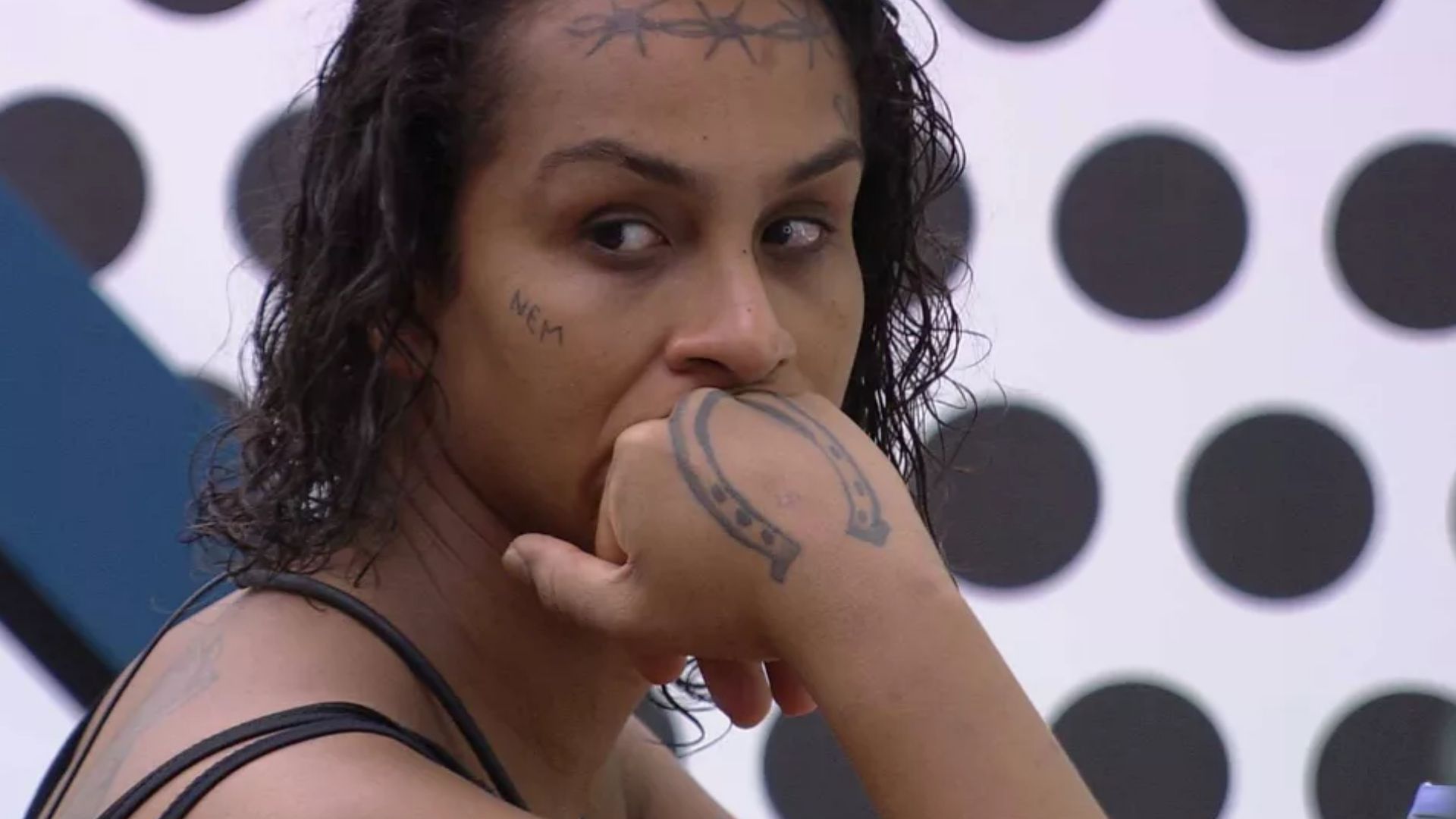 BBB22: Lina se isola de sisters, fala sozinha e lamenta: “Quero tanto acreditar”