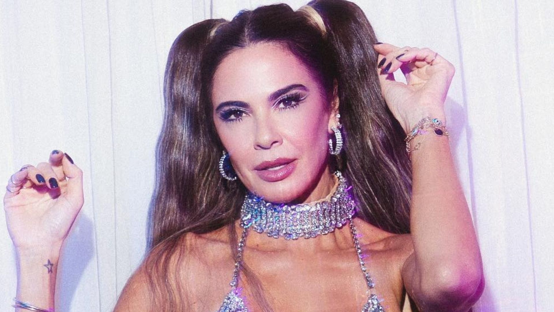 Luciana Gimenez reflete sobre críticas aos corpos alheios: “Gente maldosa e amarga”