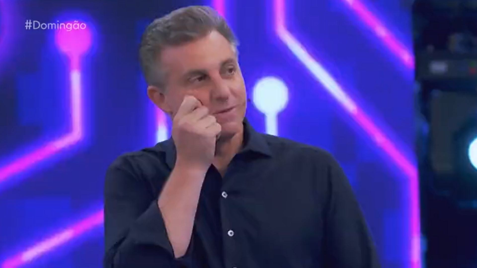 BBB22: Luciano Huck quebra protocolo e esculacha famoso na Globo: “Tem coragem”