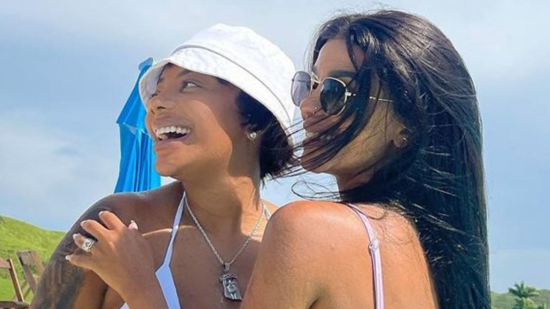 Ludmilla e Brunna Gonçalves sensualizam de biquíni e corpões chocam: “Meta”