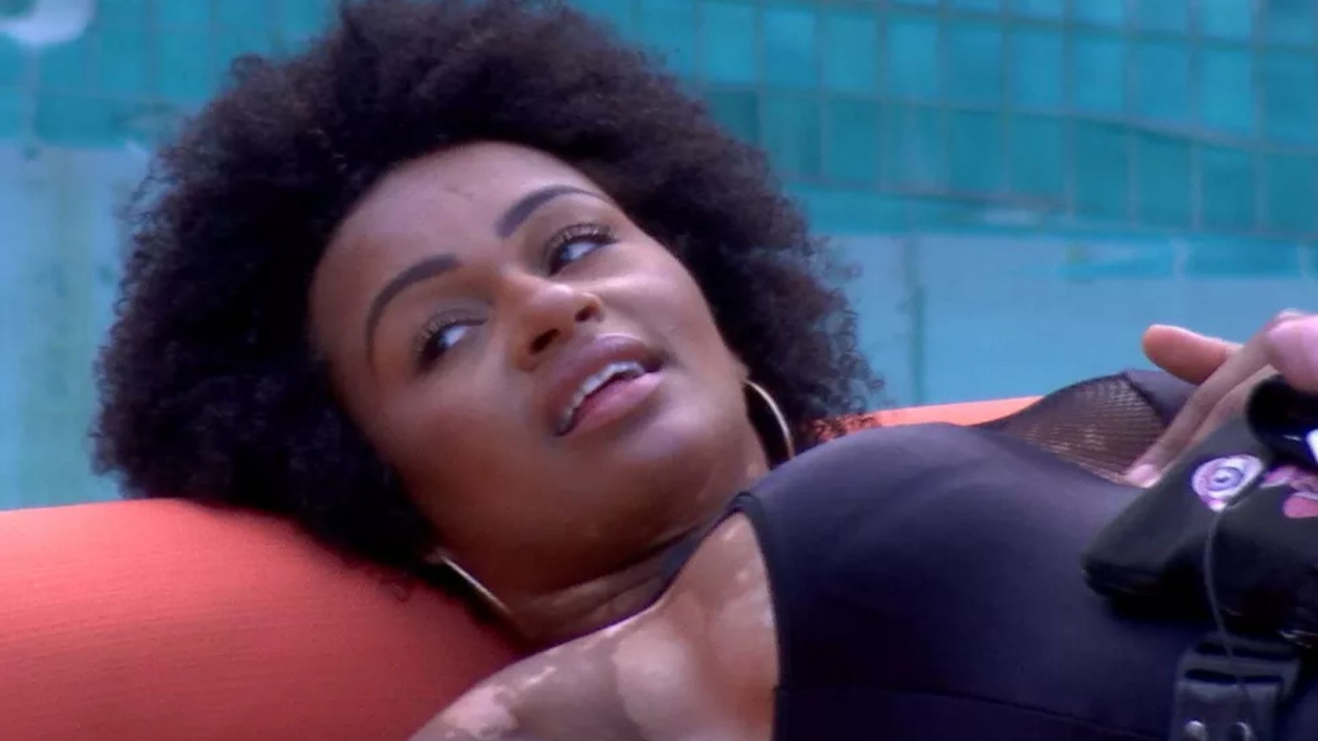BBB22: Natália bate-boca com amiga e lamenta rejeição: “Sou a menos amada e querida”