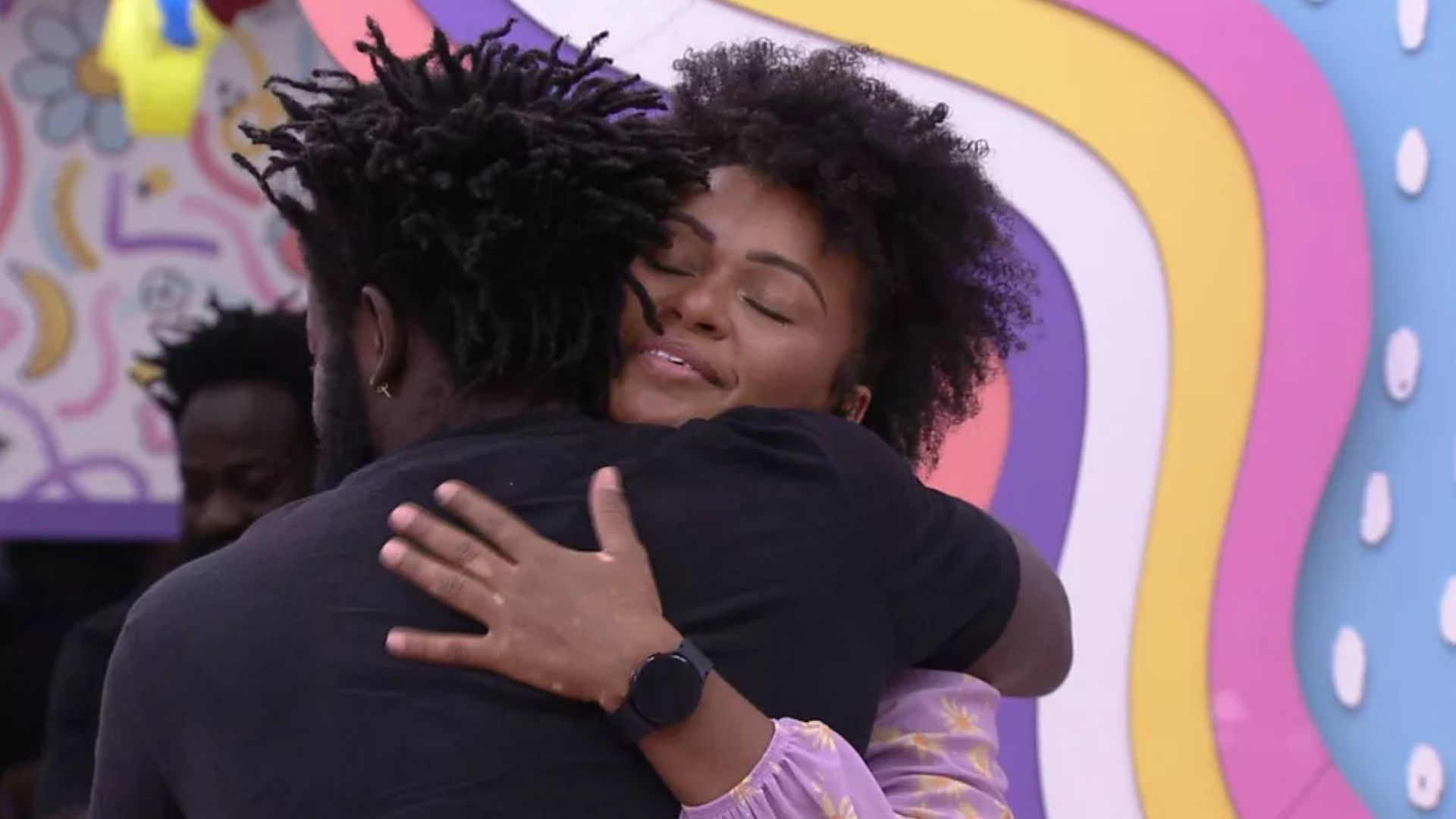 BBB22: Natália cai no choro e implora perdão à Douglas: “Sou muito estourada”