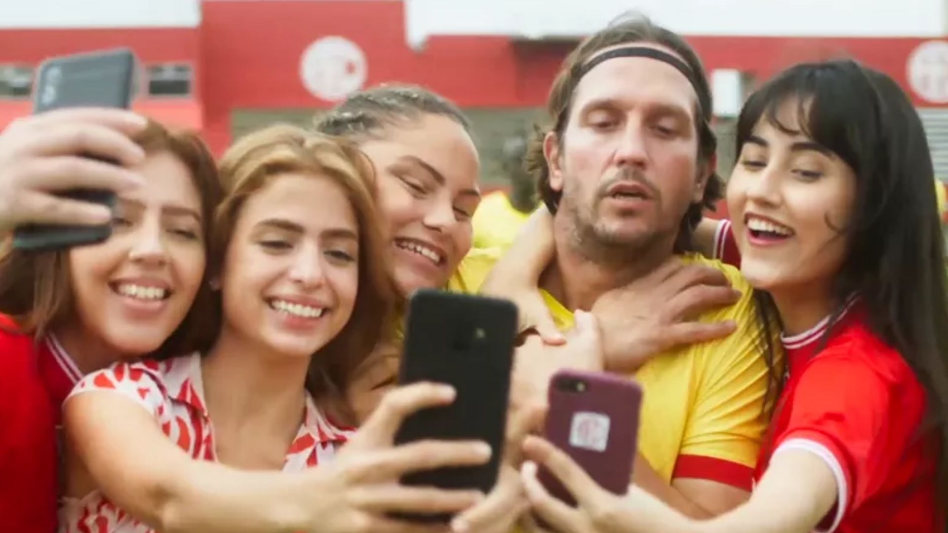 Quanto Mais Vida, Melhor!: Como Neném, Paula surta ao ser assediada por fãs: “Doidas”