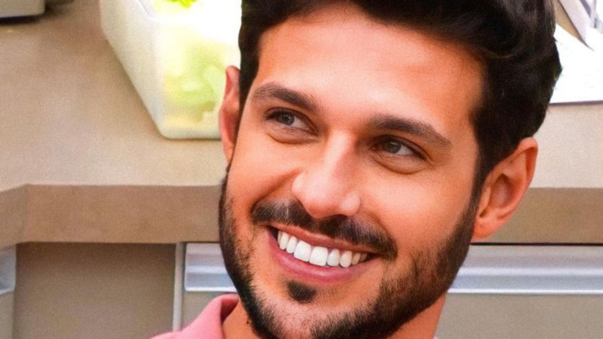 Após 20 dias internado, ex-BBB Rodrigo Mussi recebe alta da UTI; saiba mais