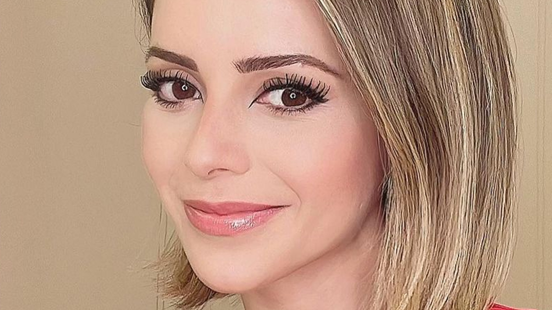 Sandy anuncia que família aumentou e apresenta nova “filha”: “Já te amamos”