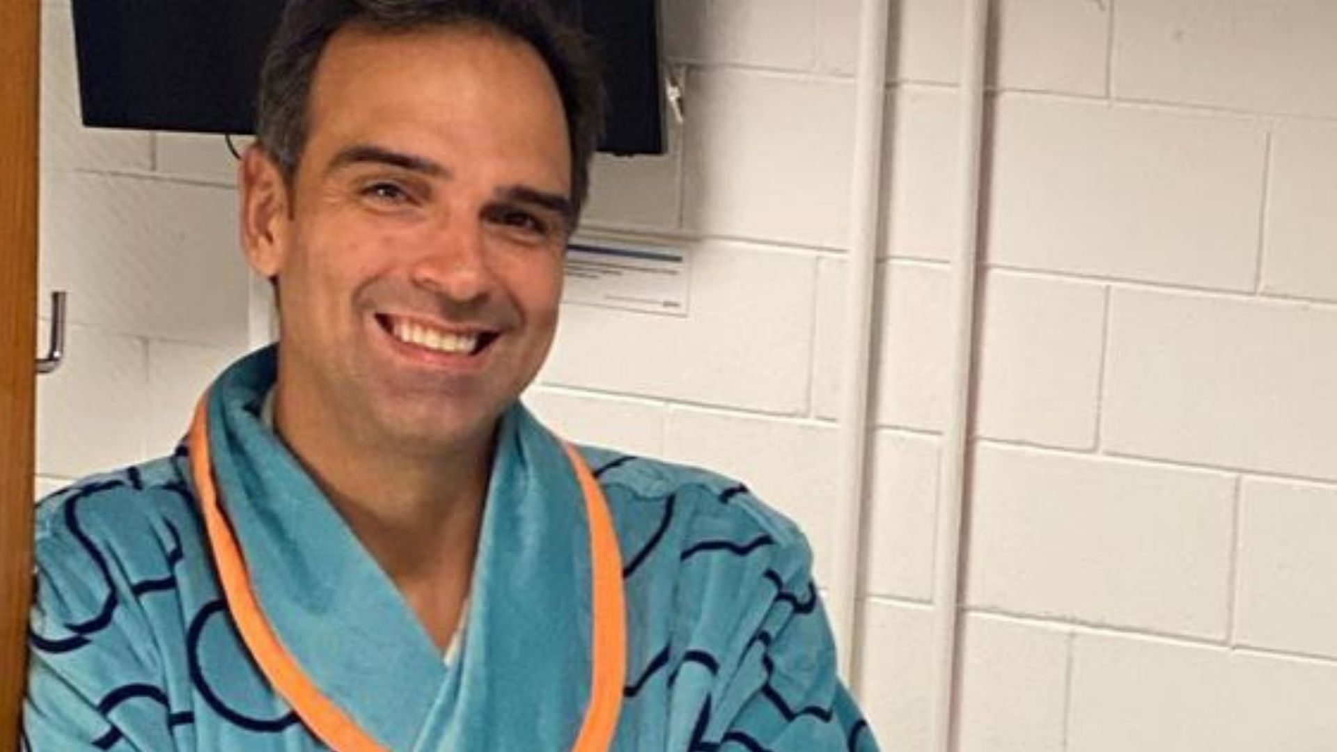 Tadeu Schmidt ganha puxadinho e dorme na Globo para cumprir agenda: “Fiquei direto”