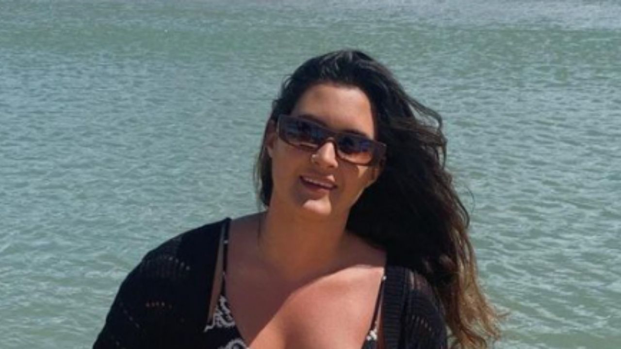 Poderosa, filha de Fátima Bernardes posa de biquíni finíssimo em viagem com amigas: “Como resistir?”