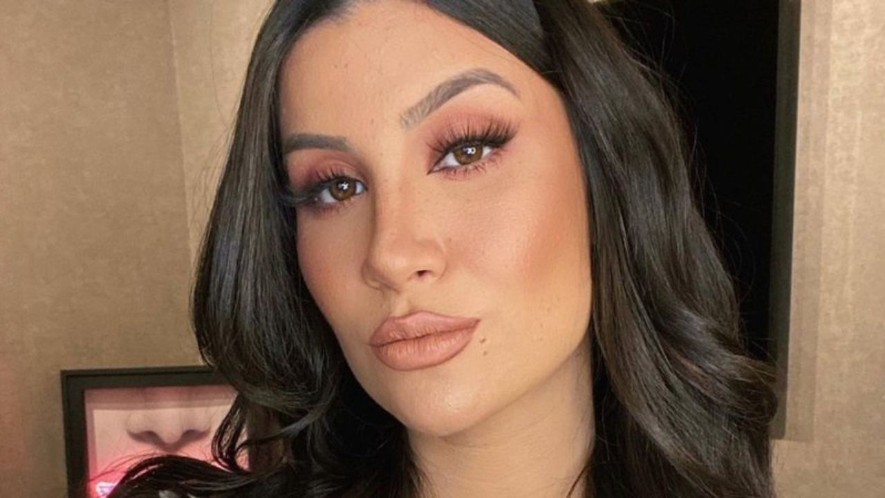 Ex-BBB Bianca Andrade se emociona ao relembrar vazamento de sua gravidez: “Deveria ser crime”
