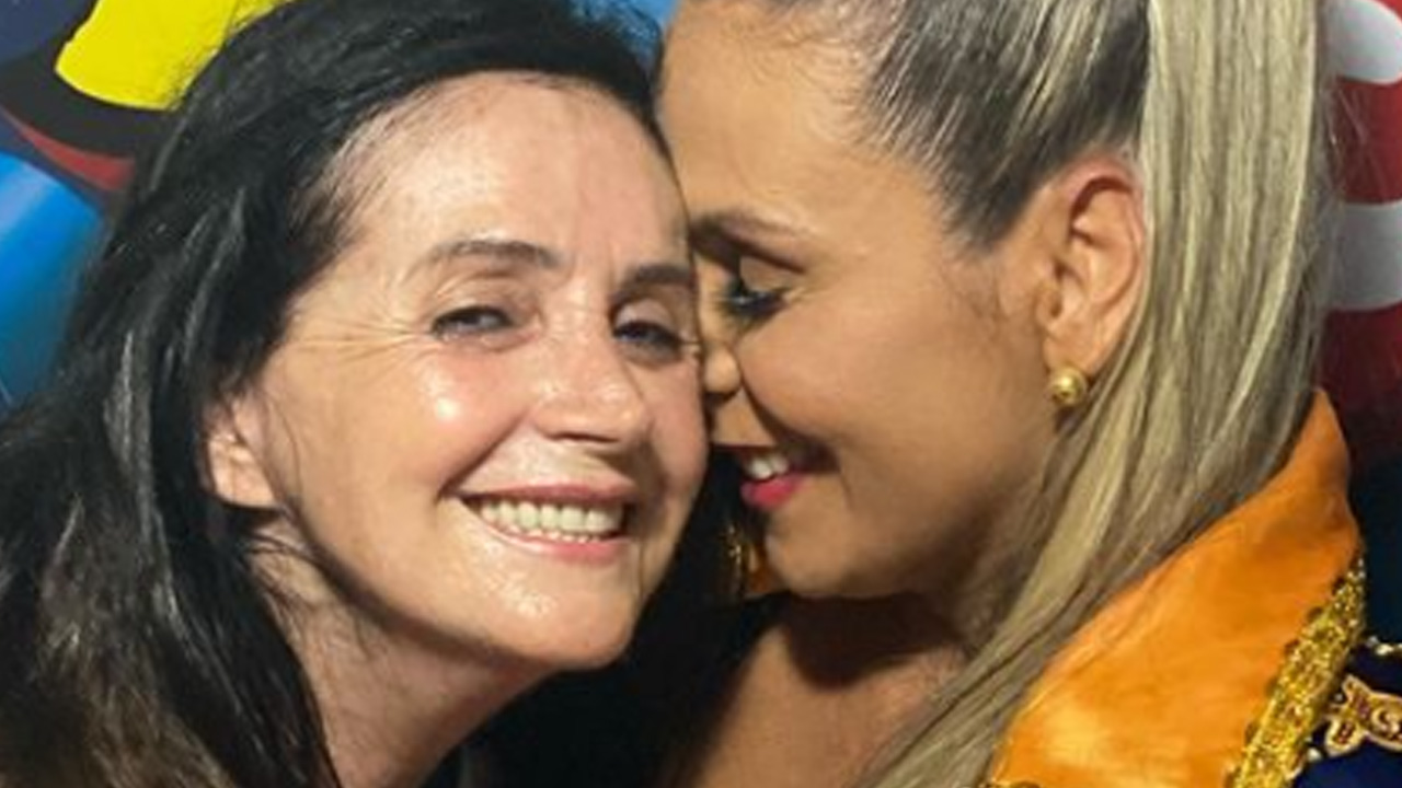 Carla Perez mostra resultado de procedimento estético da mãe: “Minha rainha maravilhosa”