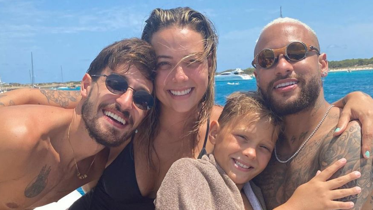 Carol Dantas mostra fotos inéditas da viagem com o marido e o ex, Neymar Jr, e coleciona elogios: “Que maturidade!”