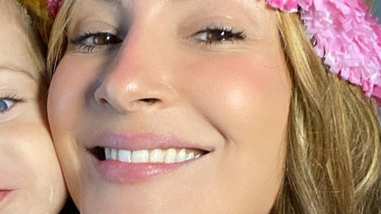 Claudia Leitte abre álbum de fotos da festa de dois anos da filha Bela e olhões azuis roubam a cena: “Encantadora”