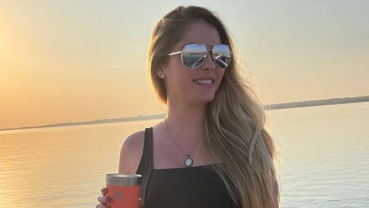 Com 14 kg a mais, Bárbara Evans exibe corpão de maiô e dá show de autoestima: “Se ame e se aceite”
