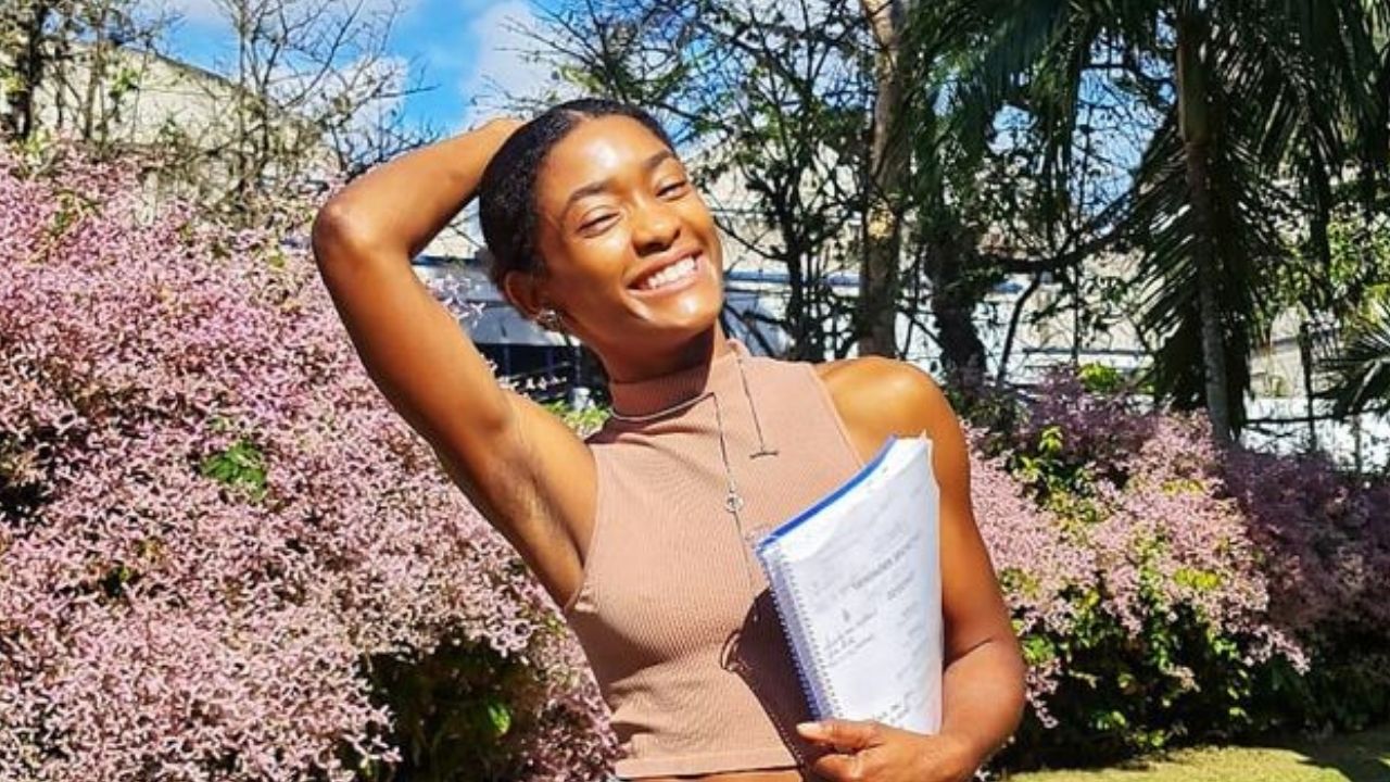 Escalada para ‘Verdades Secretas 2’, Erika Januza diz que perdeu 9 kg para entrar na personagem: “Calça servindo em mim”