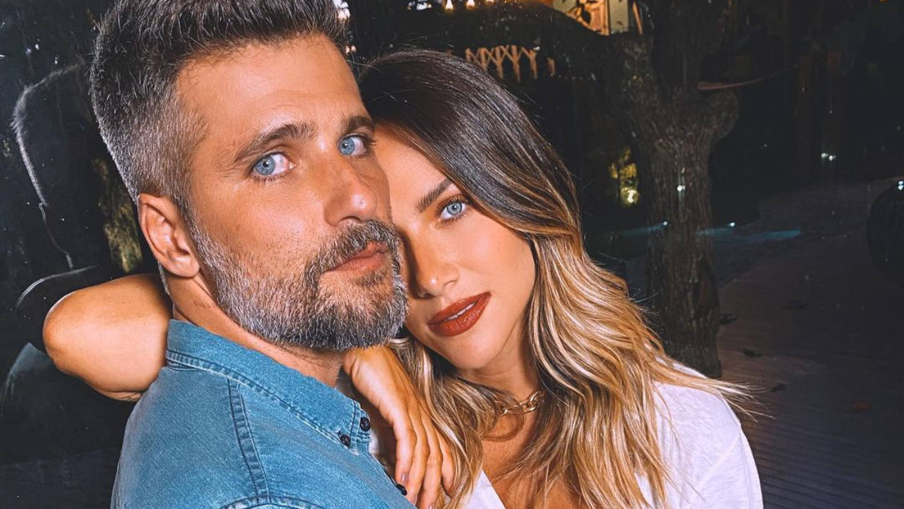 Giovanna Ewbank e Bruno Gagliasso combinam looks com os herdeiros e pequenos roubam a cena: ”Lindos”