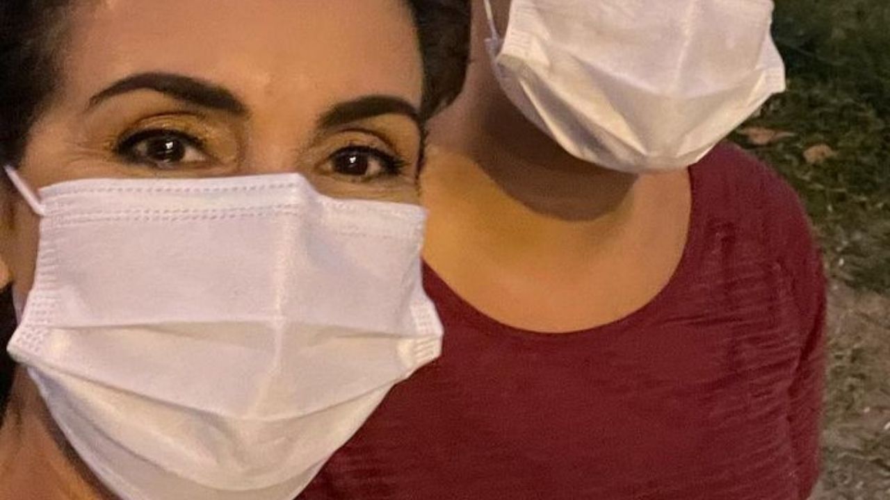 Fátima Bernardes curte tempo com a filha e aproveita para ficar em forma: “Tal mãe, tal filha”
