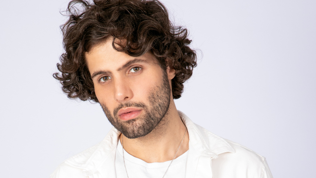 Gabriel Maximo comemora parceria com Pabllo Vittar e relembra início da carreira: “Fui fiel com meu sonho”