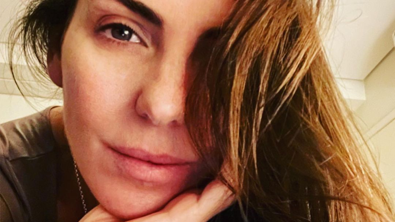 Lutando contra a Covid-19, Glenda Kozlowski se apega à fé e agradece apoio dos filhos: “Presente de Deus”