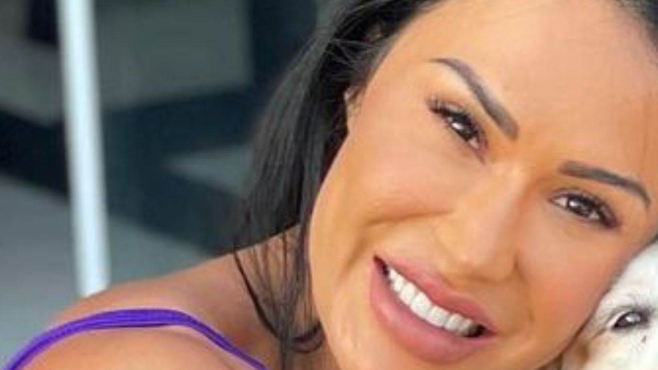 Gracyanne Barbosa puxa maiô até o limite e quase mostra demais: “Corpo maravilhoso”
