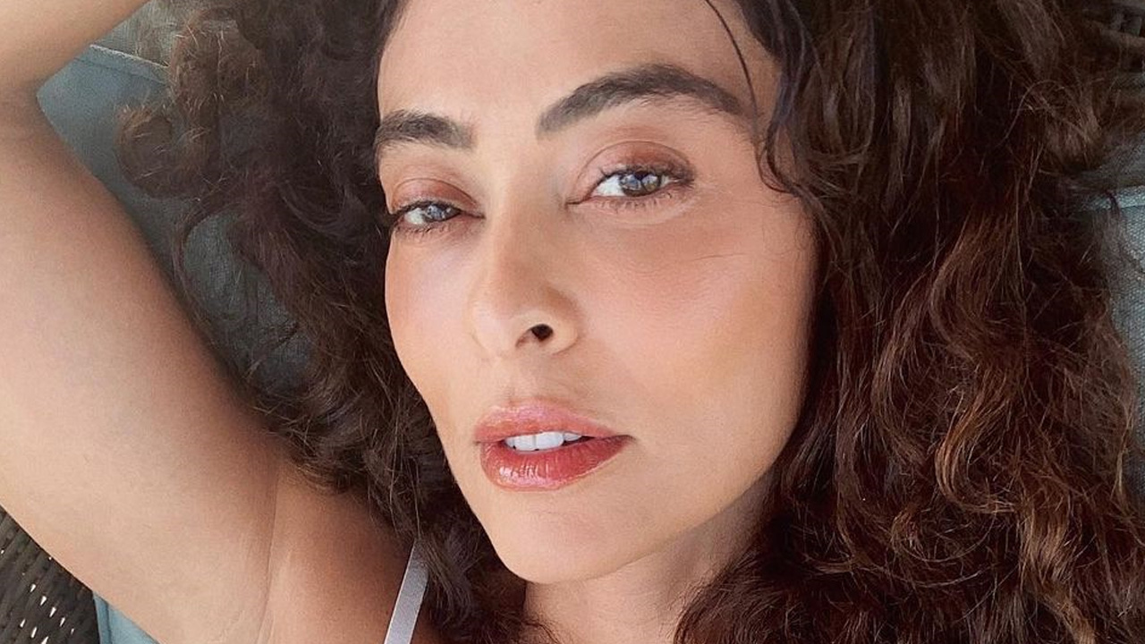Uma sereia? Aos 42 anos, Juliana Paes posa de topless e tanquinho causa inveja: “Só quero essa barriga”
