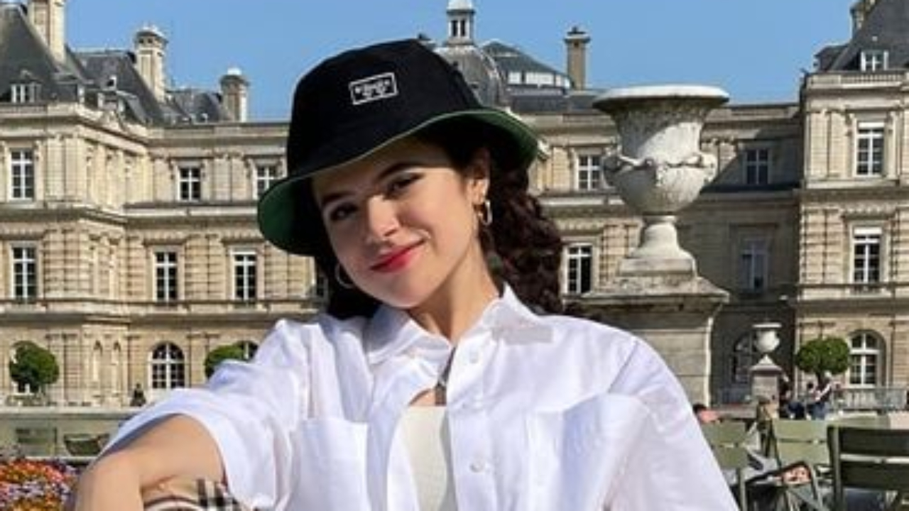 Maisa capricha no estilo e ostenta look avaliado em R$ 7 mil em Paris: “Chiquérrima!”