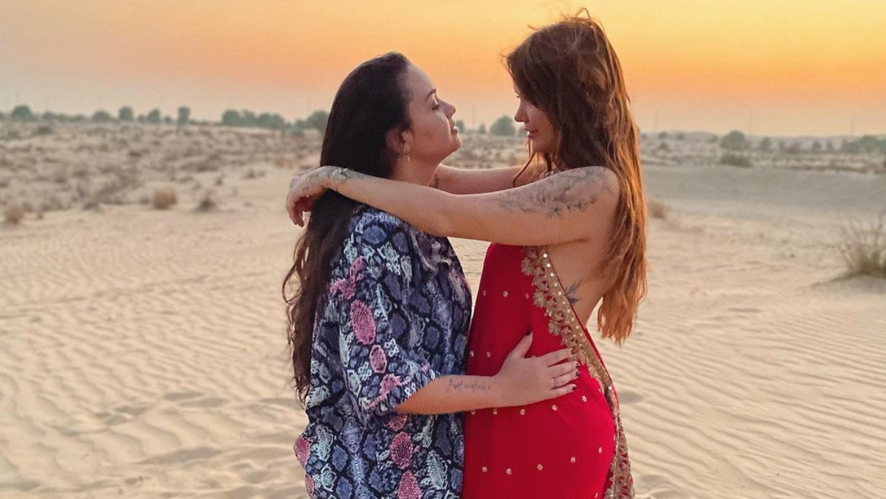 Ex-BBB Marcela Mc Gowan surge em clima de romance com Luiza e se derrete de amores: ”Amor da minha vida”