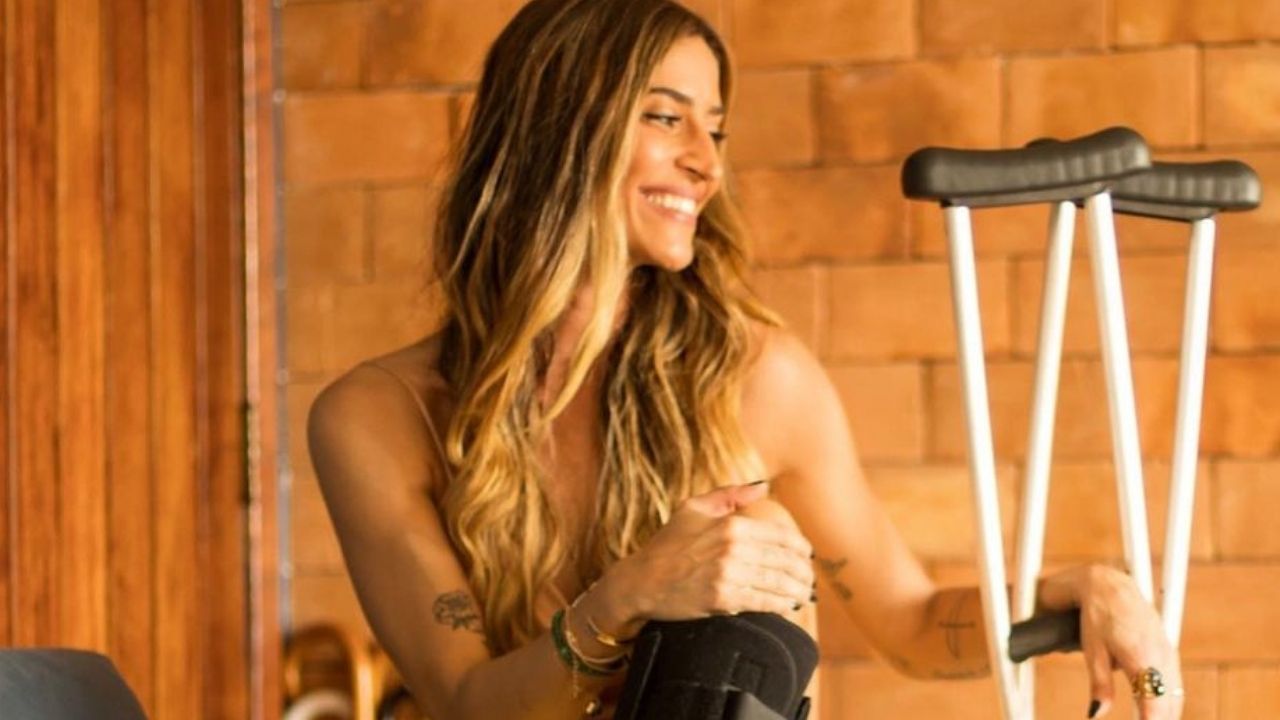 Maria Joana fala sobre recuperação após fratura e desabafa: “Não posso colocar o pé no chão”