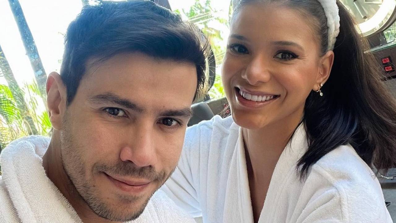 Mariano e Jakelyne Oliveira passam por rinoplastia ‘de casal’ e mostram resultado parcial: “Nariz engessado”