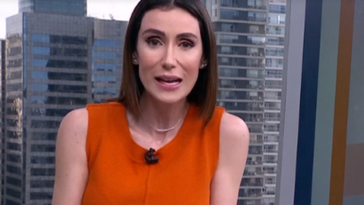 Discreta, Michelle Barros posa em clique raríssimo com filho bonitão e seguidoras se interessam: “Sogrinha”