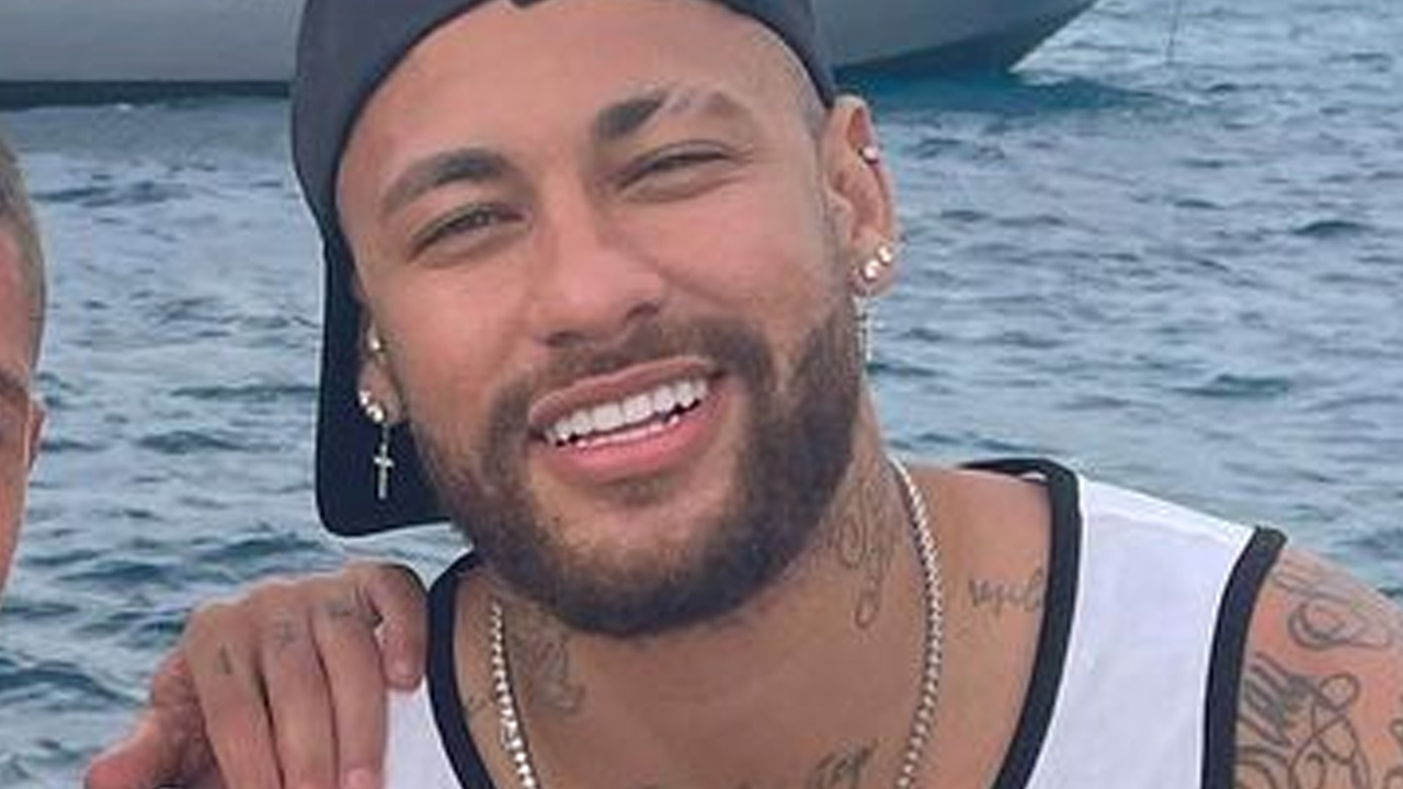 Ficou sério? Neymar Jr. deixa comentário apaixonado para ficante e fãs se empolgam: “Que lindos”