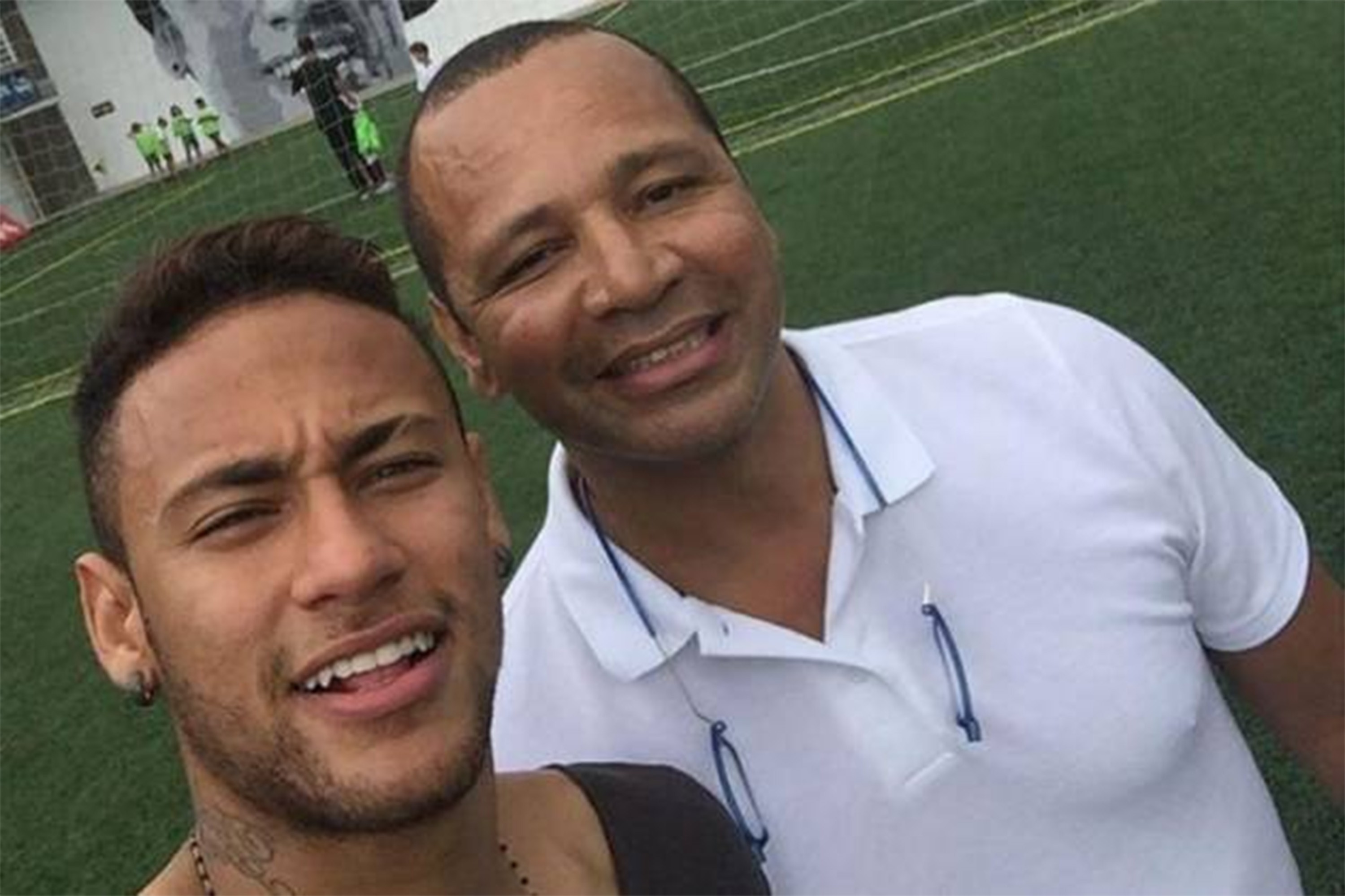 Aos 56 anos, pai de Neymar posa em clínica após passar por rejuvenescimento facial: “Aspecto mais jovem”