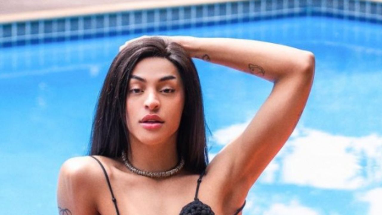 Pabllo Vittar causa, posa de biquíni cortininha e Luisa Sonza faz proposta ousada: “Me beija?”