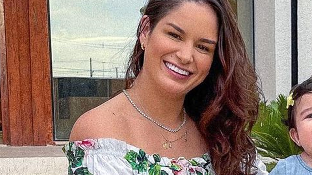 Pamella Holanda comemora 10 meses da filha Mel após prisão de DJ Ivis: “Agora somos nós duas”