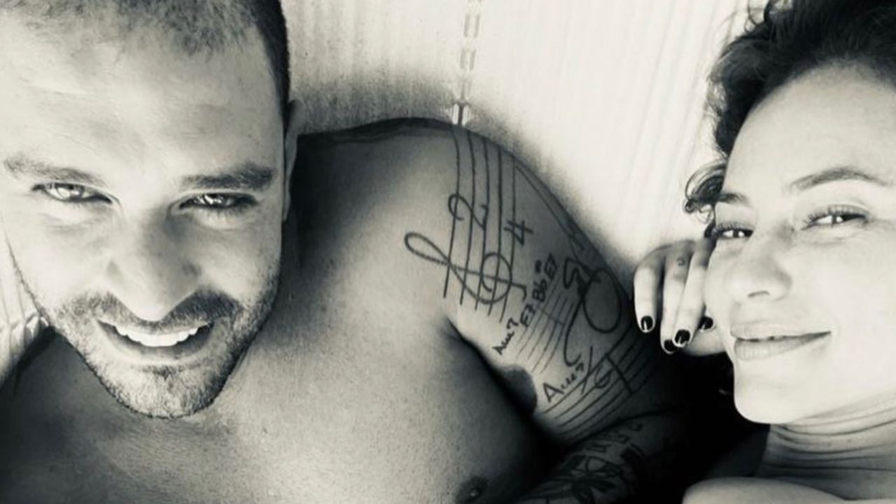 Paolla Oliveira instiga a imaginação dos fãs ao surgir na cama com Diogo Nogueira: “Isso é hora?”