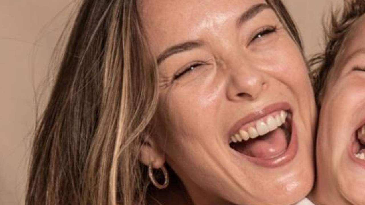 Regiane Alves comemora aniversário do caçula com ensaio especial e fãs cravam: “Ele tá a sua cara!”