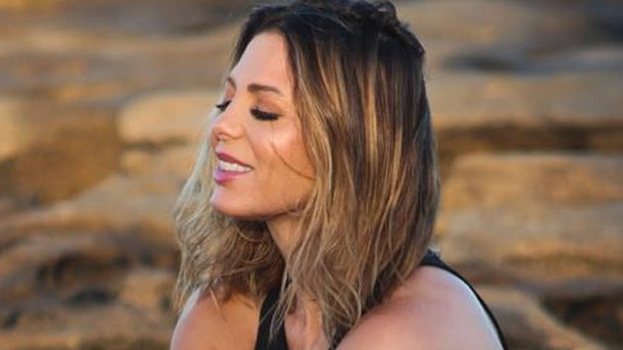 Aos 42 anos, Sheila Mello mostra tatuagem no bumbum e explica significado: “Superação, força, e resiliência”
