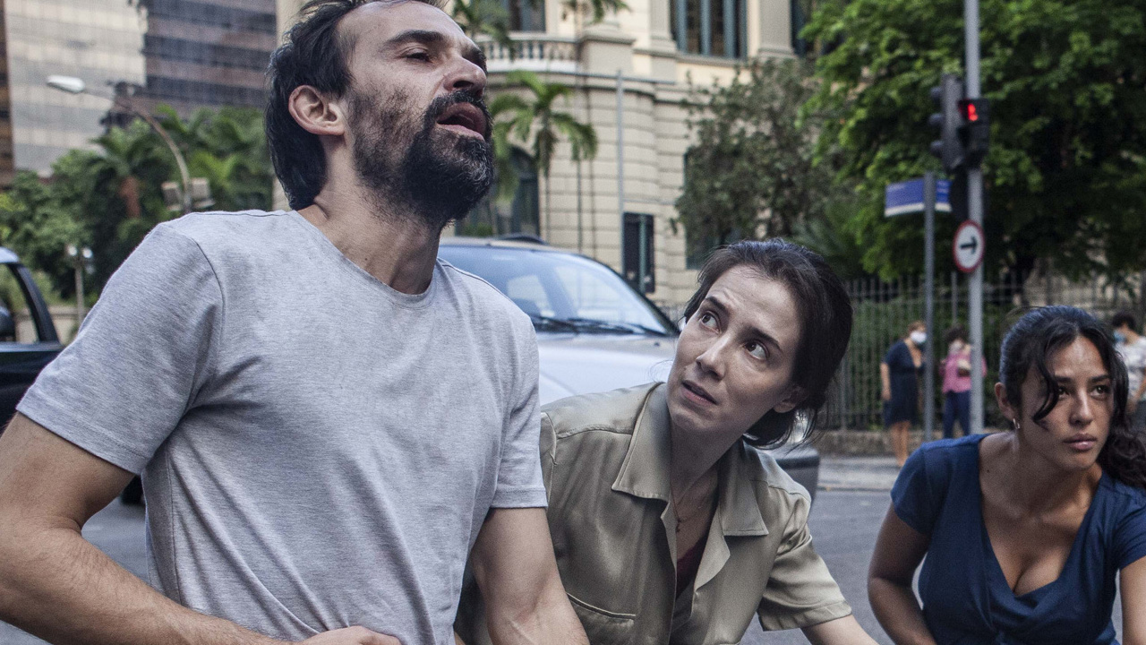 Crítica: Com excelência técnica, ‘Sob Pressão’ retorna em sua quarta temporada com cara de reprise