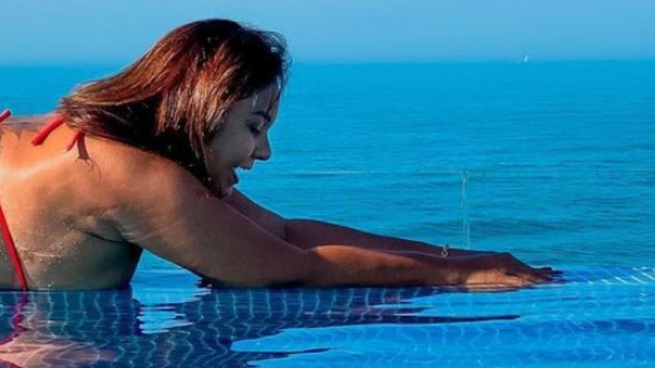Aos 64 anos, Solange Couto causa ao exibir bumbum durinho em foto de biquíni: “Gostosa demais”