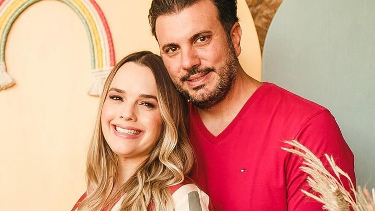 Thaeme Mariôto abre álbum de fotos de chá de bebê apaixonante para a filha caçula: “Meu segundo arco-íris”