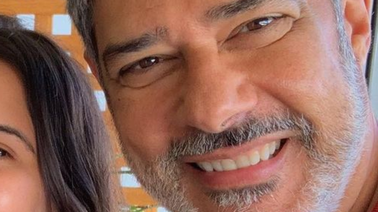 No Dia dos Pais, William Bonner faz rara aparição com as herdeiras e beleza impressiona: “Gatíssimas!”