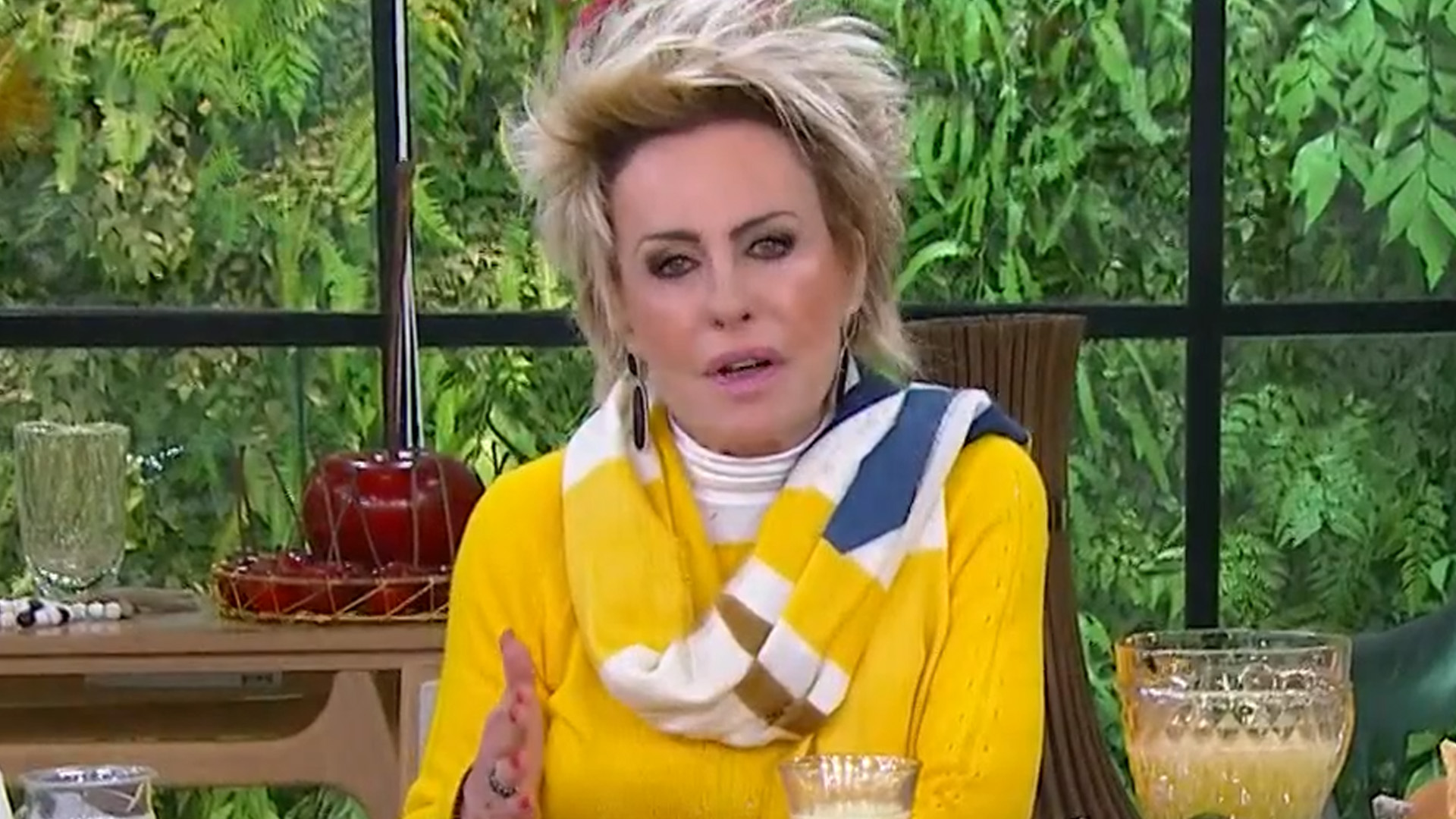 Ana Maria Braga mostra folha de maconha no ‘Mais Você’ sem perceber: “Confusa”