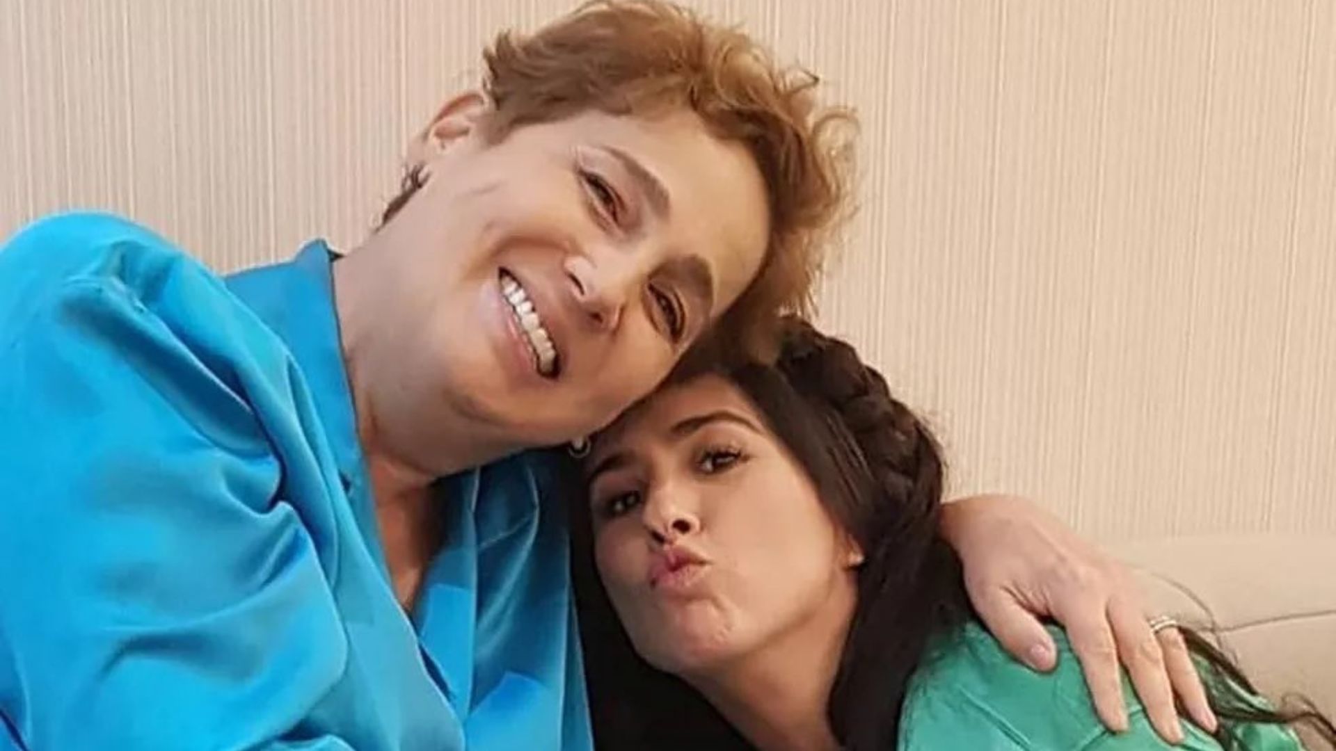 Claudia Jimenez ganha declaração emocionante de Tata Werneck: “Me dava colo”