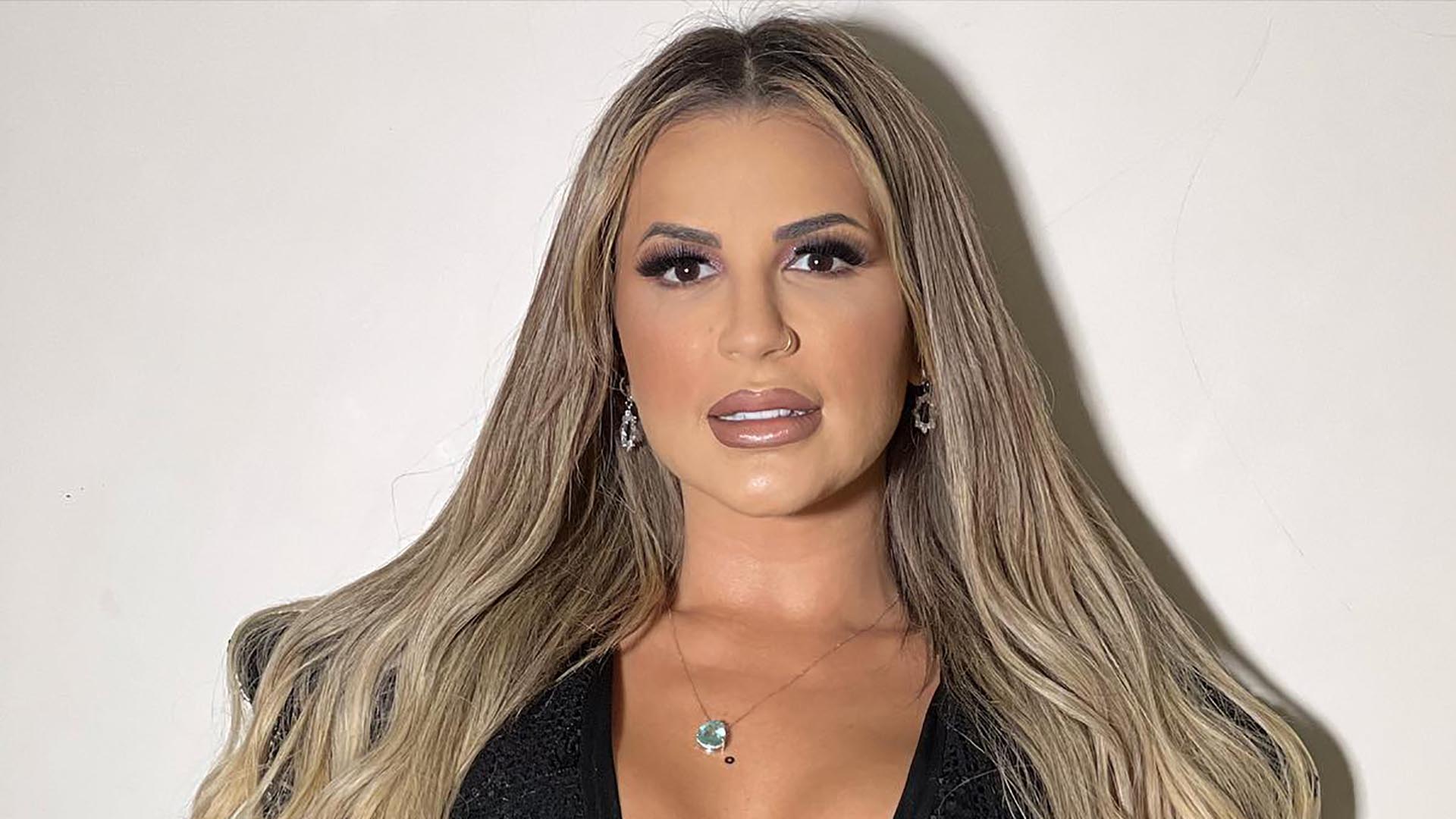 Deolane Bezerra radicaliza visual e surge de cabelo curtíssimo: “Outra pessoa”
