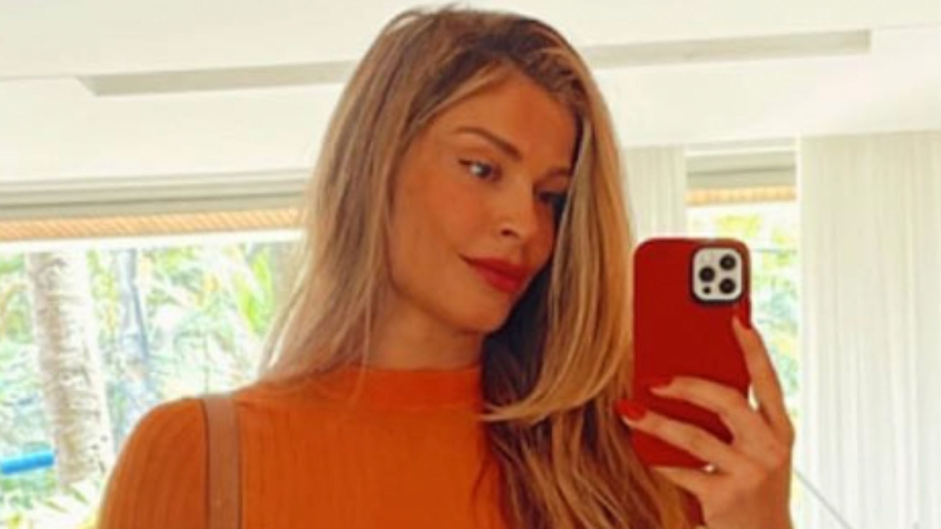 Em sua mansão, Grazi Massafera surge de barriga de fora e jeans coladinho: “Espetacular”