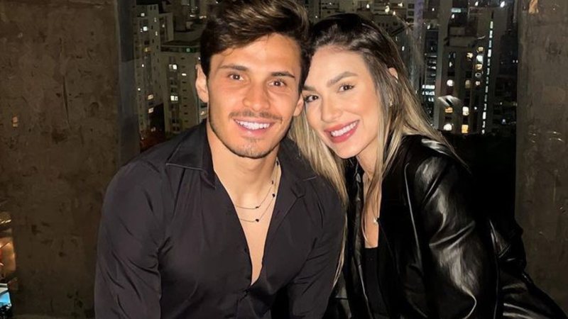 Deu ruim? Bruna Santana e Raphael Veiga deletam fotos e fãs suspeitam de término