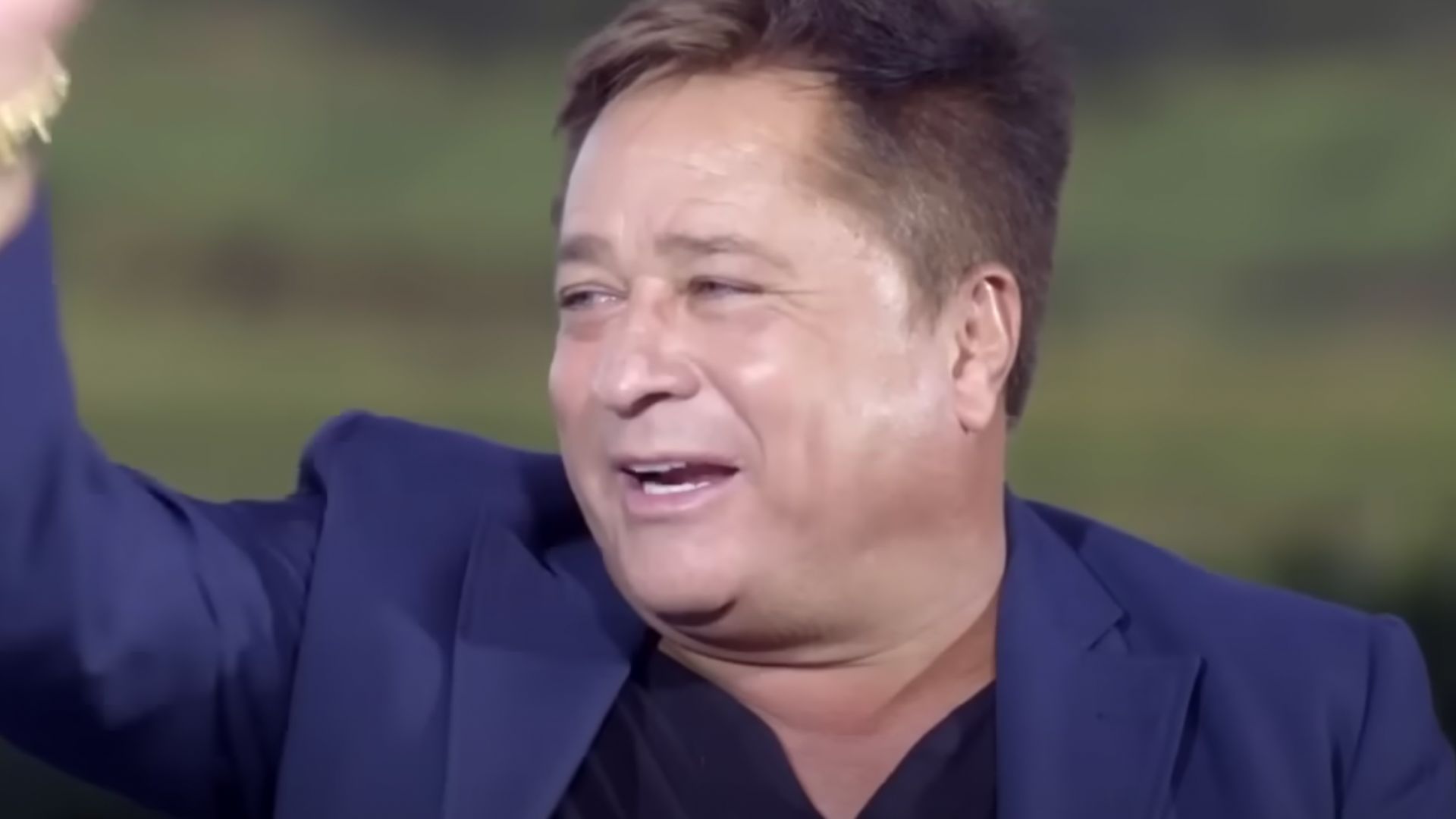 Leonardo critica inflação: “Rapariga que valia R$ 1 mil, hoje está pedindo R$ 3 mil”