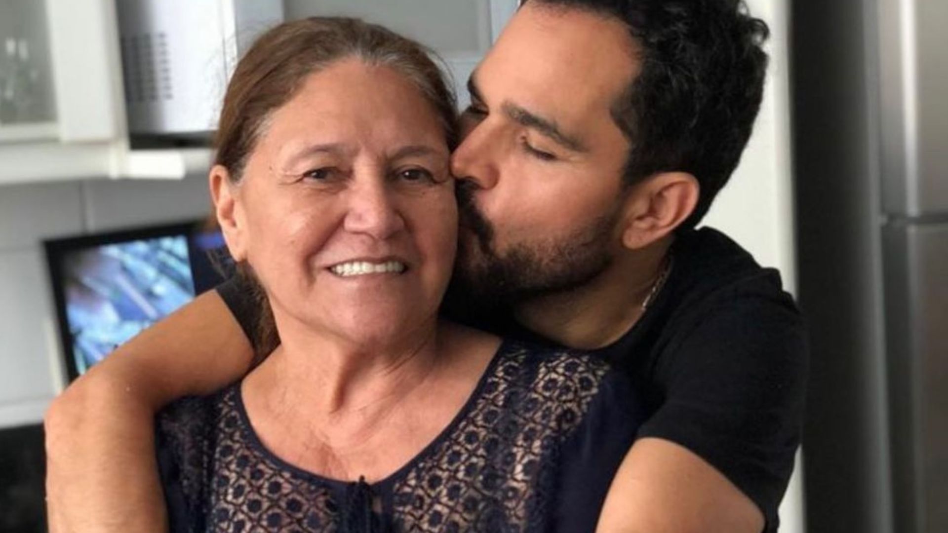 Luciano Camargo emociona com textão especial para a mãe: “Quero apenas agradecer”